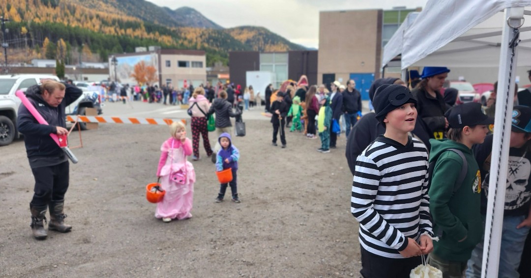 Tech_mation's tweet image. Techmation had a blast at Sparwood/Elk Valley #Spookwood2025! 👻🎃
We joined other local businesses for a spooky good time — giving back to the communities where we live, work &amp;amp; play. Huge thx to everyone who made it a frightfully fun weekend! 🧡 #CommunityFirst #TechmationCares