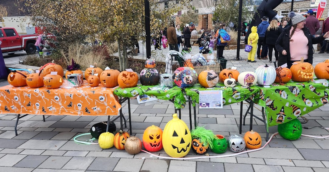 Tech_mation's tweet image. Techmation had a blast at Sparwood/Elk Valley #Spookwood2025! 👻🎃
We joined other local businesses for a spooky good time — giving back to the communities where we live, work &amp;amp; play. Huge thx to everyone who made it a frightfully fun weekend! 🧡 #CommunityFirst #TechmationCares