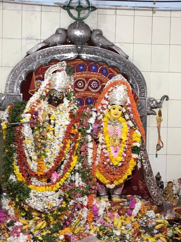 paramdisciples's tweet image. Hare Krishna Hare Krishna 
Krishna Krishna Hare Hare 
Hare Ram Hare Ram 
Ram Ram Hare Hare