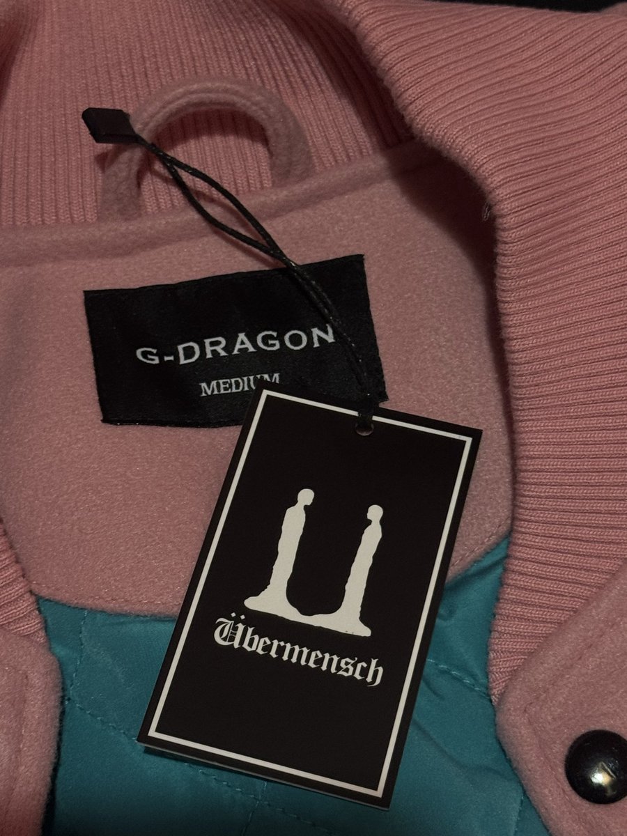 chinkyaustria's tweet photo. AHHHHH long time no tweet but my jacket came just in time for tomorrow's premiere 🥲

thank you always, @BAYONGBIN !! ❤️ https://t.co/ddj4M5ntk9
