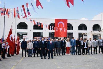 Cumhuriyet Bayramı Çelenk Sunma Töreni Gerçekleştirildi