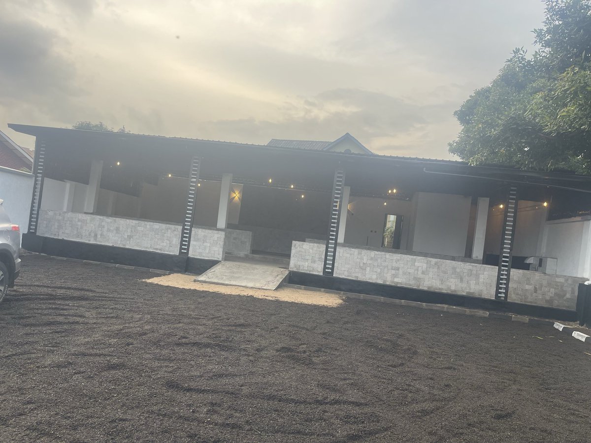 abem2002's tweet image. Musanze friends, my wife is soon opening a café on NM 222 Street! Come enjoy your favorite coffee, tea, or other beverages, and of course, some delicious bites too. Name to b revealed soon