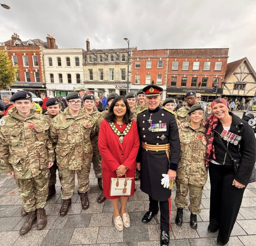 WiltsLieutenant's tweet image. On 25th Oct, VLL Sir Andrew Gregory KBE CB DL joined The Mayors of Salisbury &amp;amp; Amesbury for the 2025 Poppy Appeal Launch in Salisbury. Veterans, cadets &amp;amp; civic leaders gathered to support @PoppyLegion's vital work.#PoppyAppeal (Image: VLL with Mayor of Amesbury, Cllr Devendran)
