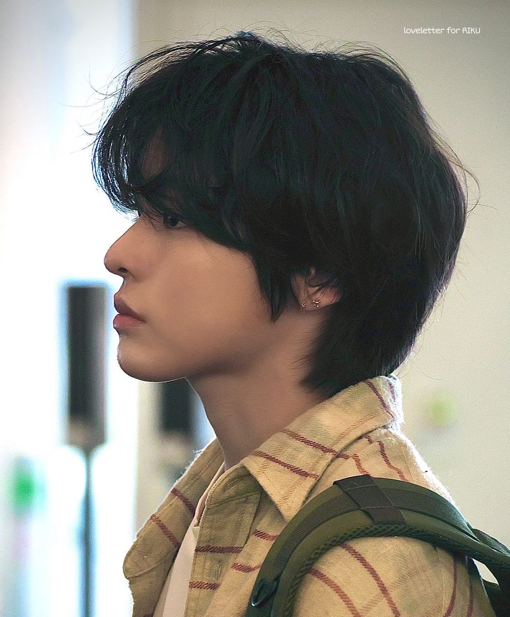 onlywonnom's tweet image. #쿨사연애

친구 추천으로 렌탈 남친 하게 된 여자애

처음 며칠은 재밌기도 하고
은근히 설레기도 해서 만족했는데

데이트 끝나고 결제할 때마다 현타 와서
연장 안 하고 그냥 한국 갈 준비함

그러다 공항에서 익숙한 얼굴이 보여서
설마 잘못 봤겠지 싶었는데

- 어디 가

렌탈 남친이면 어쩌냐…