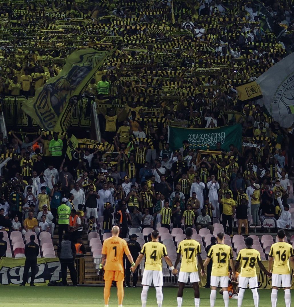 إما إنتصار يملئ الشوارع فرحاً أو إنتصار يغيض الأعداء قهراً لا مجال للسقوط إنها لكم
💛🖤

#IttiDay 
#الاتحاد_النصر  #كأس_الملك