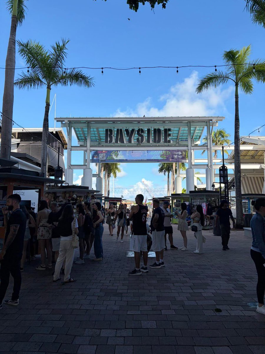 Harper2g's tweet photo. #USA #Travel #Sharing #Snapshots #Miami🥰🥰🥰🥰 https://t.co/zosLxNh6hm