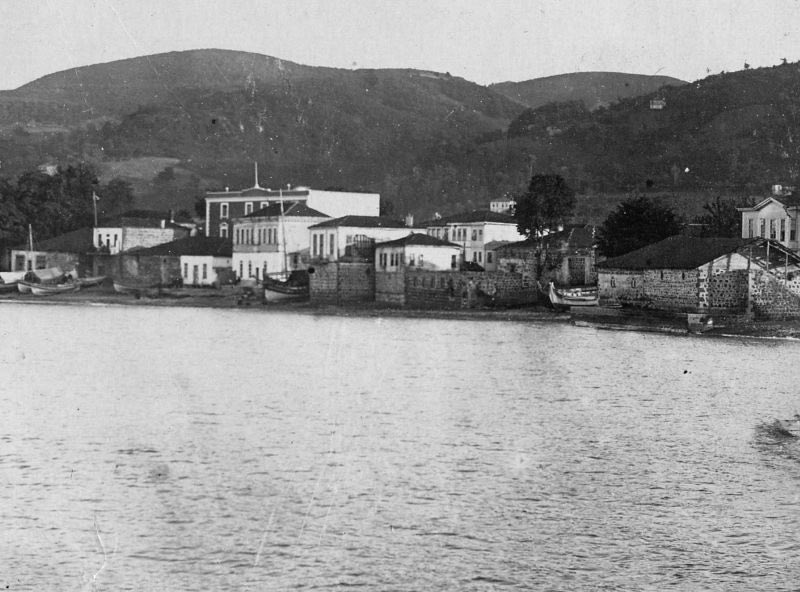 OkuneOrg's tweet image. #Fatsa, Trabzon'un 220km batısında bir sahil kasabasıdır. İsminin yazılı kayıtlara geçmiş en eski şekli, Amasyalı Strabon'un MÖ 1. yüzyılda kaleme aldığı coğrafya eserinde "FABDA" olarak geçer. Aynı ismi…&amp;gt;&amp;gt; tr.okune.org/wiki/index.php…