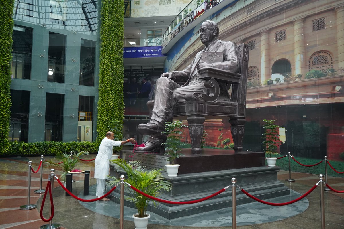 नई दिल्ली स्थित डॉ.अंबेडकर इंटरनेशनल सेंटर में आज अपने सहयोगी राज्यमंत्री श्री <a href="/blvermaup/">B.L Verma</a> जी के साथ सामाजिक न्याय और अधिकारिता मंत्रालय के दिव्यांगजन सशक्तिकरण विभाग द्वारा दिव्यांग व्यक्तियों के सशक्तिकरण हेतु दिए जाने वाले राष्ट्रीय पुरस्कार-2025 की राष्ट्रीय चयन समिति की बैठक