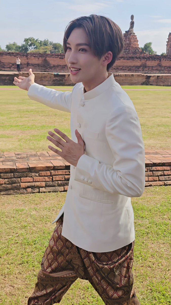 roco20230326's tweet photo. Thank you so much for the wonderful event❤
I’ve been to Thailand many times, but everything this time felt so new and special to me. I had such a great time and so much fun🎶

ปลาแห้งแตงโม🍉
ชุดไทยจักรี👑
ชุดไทยประยุกต์รัชกาลที่ 5🎀
ลูกชุบ🍓

Thank you to all the staff for always being so kind and caring💐
@Appeal_Thailand
#SpecialMemoryWithNoeul 
#Noeulnuttarat