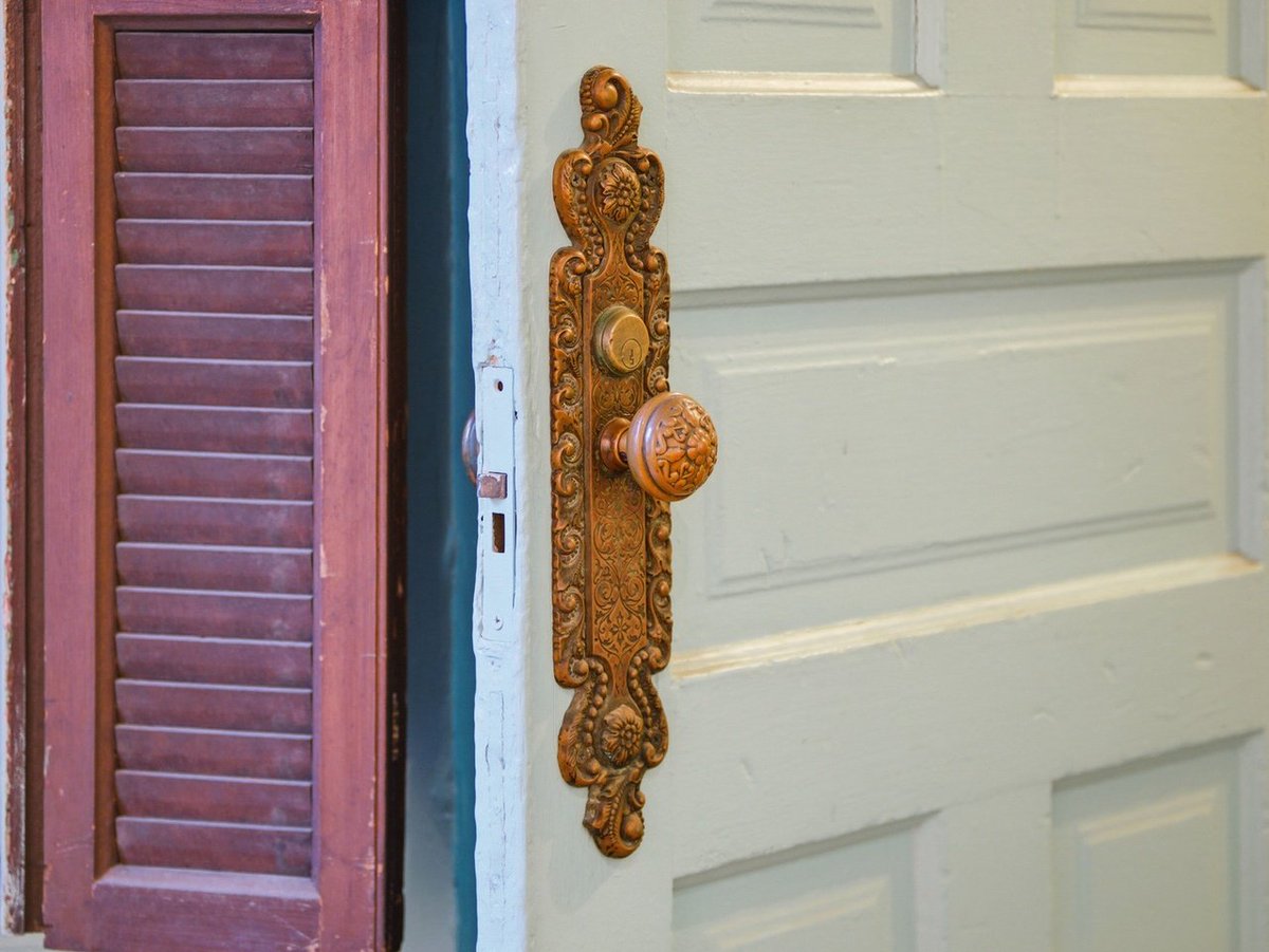 You guys just don't understand her like I do. I can fix her. redfin.com/IL/Chicago/639…