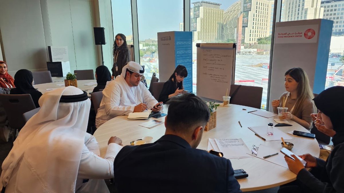 شارك مركز دبي للمرونة في الخلوة الشبابية ضمن قمة مدن آسيا والمحيط الهادئ 2025، حيث قاد محور الأمن والمراقبة، وناقش دور الشباب والذكاء الاصطناعي في تعزيز السلامة الرقمية والمجتمعية وضمان الخصوصية في المدن الذكية.
#مركز_دبي_للمرونة #قمة_مدن_آسيا_والمحيط_الهادئ #المدن_الذكية