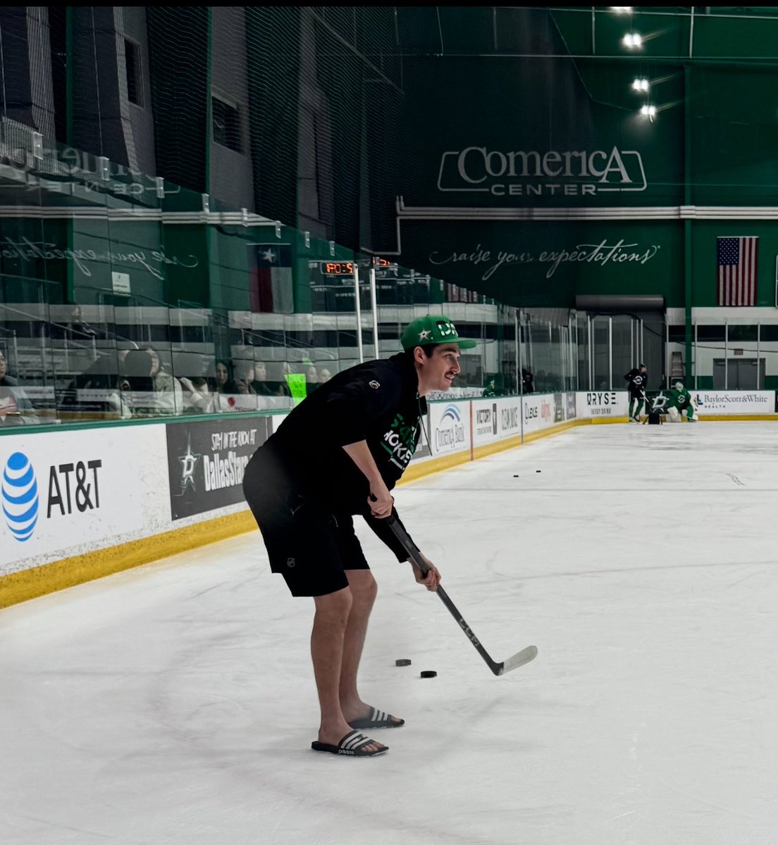 meggsss25's tweet image. There are traces of Mason Marchment all over this team😭