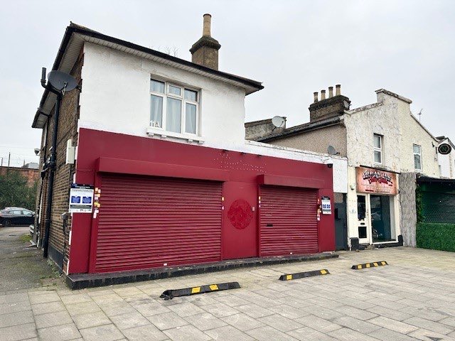 Romford - 11 Victoria Road . Lease completion . Let by AC.