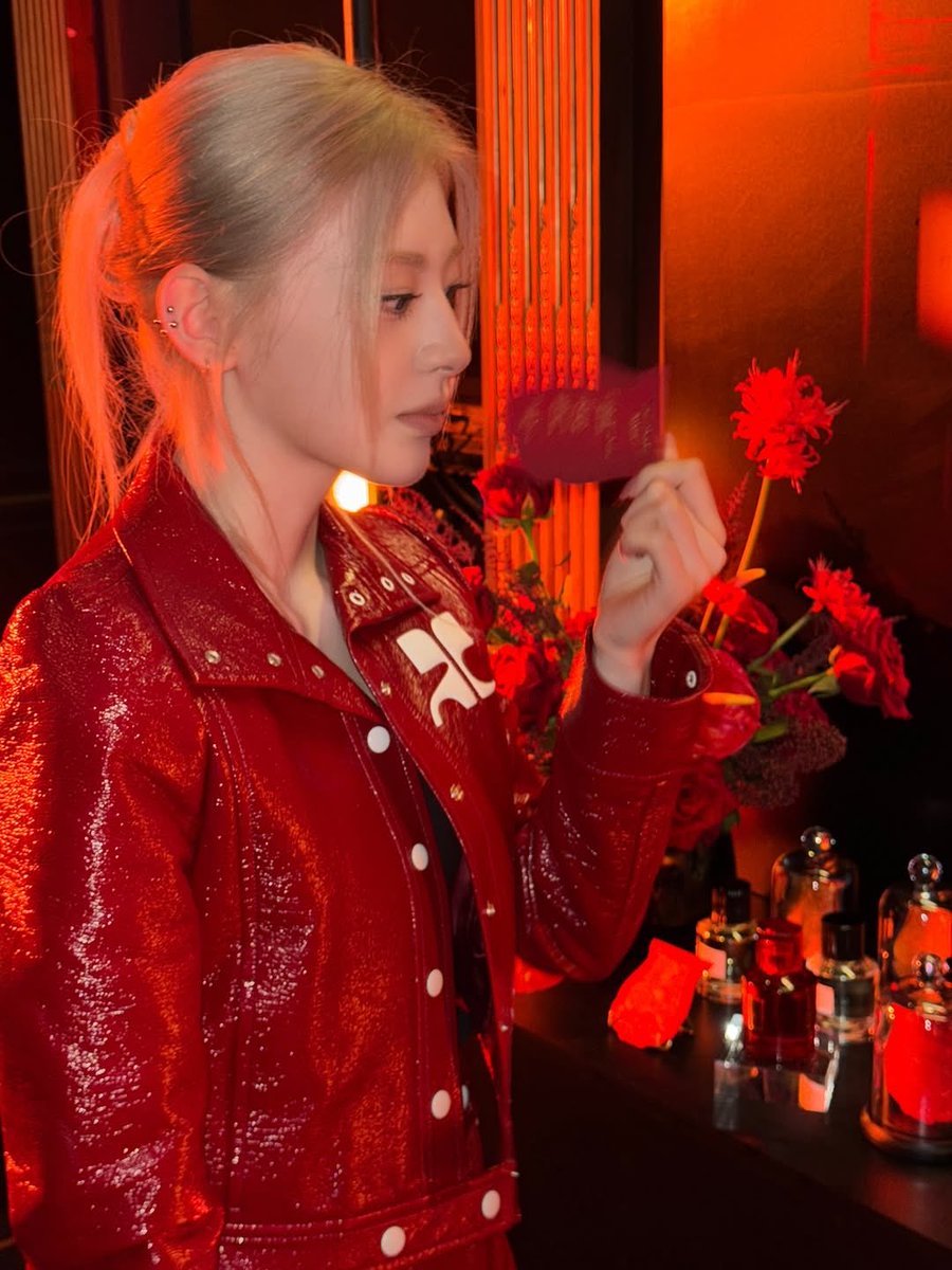 staycglobals_'s tweet photo. 251028 seeun instagram update
🥀@trudon 

#Trudon #NuitRouge #TrudonCollection #트루동 #누엣루즈
@allurekorea 
🎵 the weeknd - reminder 
🔗 https://t.co/wMjDoHRLpn https://t.co/vG2SgjLXi5