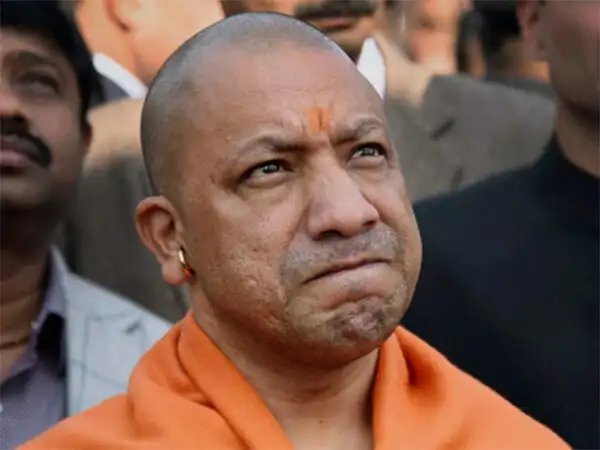 BIG BREAKING!! 🚨

Uttar Pradesh government is going to change the name of Coca Cola Fanta to "फलअमृत" 🍒
