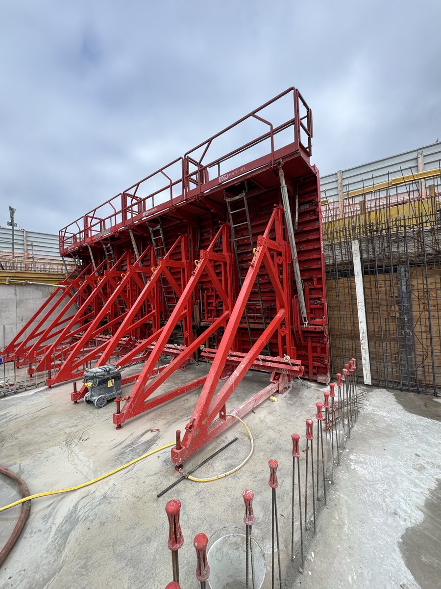 Location de banches à Agde.

#Ilonmateriel #banche #beton #chantier #batiment #btp #construction #coffrage #voile #kalıp #grosoeuvre #grue #vinç #France #montpellier #agde #perpignan #herault