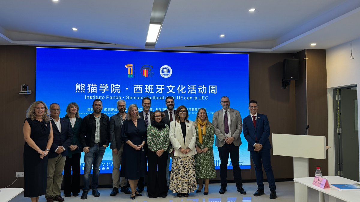 infouex's tweet photo. 🇨🇳La #UEx reafirma su alianza con la Universidad de Educación de Chongqing a través de la Semana Cultural de Extremadura en China

✅https://t.co/Co1ovemknw

@UExDivulga @RRII_UEx @ExtensionUex @OndaCampus @AgrariasUex https://t.co/chEL6Cvsg2