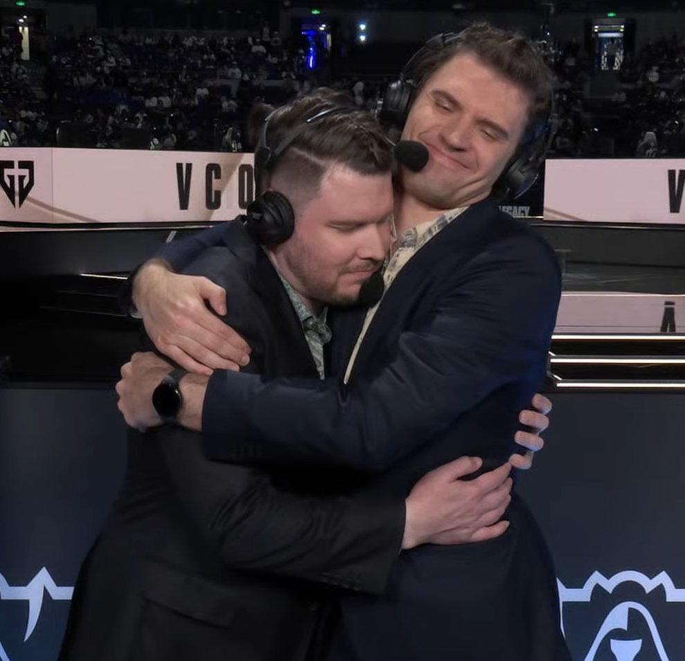 lolesports's tweet image. 🫂