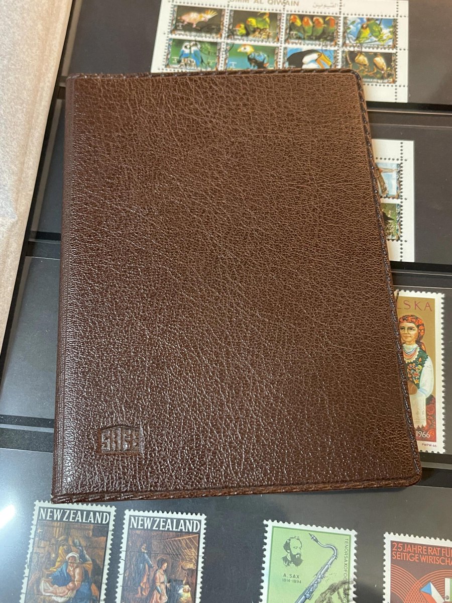MarianYalley's tweet photo. Found my most treasured book 📖💖—a gem in my collection! Every page tells a story and holds memories I cherish forever ✨ #BookLover #FavoriteRead #CollectionGoals #LiteraryTreasure #ReadingMood #BookObsession https://t.co/AZbMAwZYBw