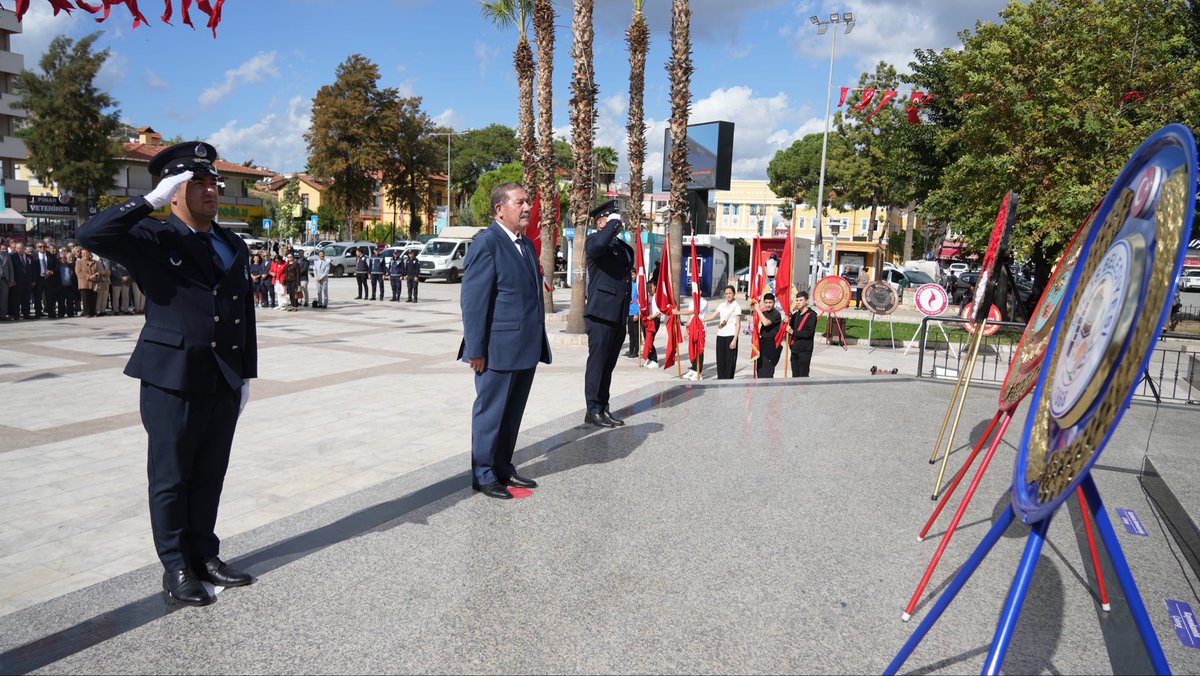 fevzitopuzz's tweet photo. İlçemizde düzenlenen 29 Ekim Cumhuriyet Bayramımızın 102. yıldönümü kutlama programları kapsamında Atatürk Anıtı'na çelenk sunumumuzu gerçekleştirdik. https://t.co/VieLXTqYme