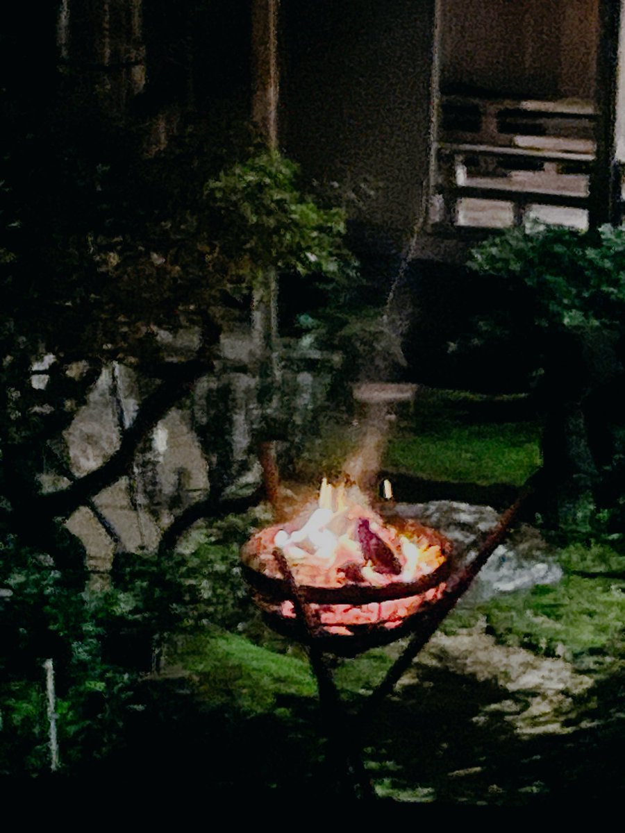 Zuraaaa's tweet photo. 金沢ナイトミュージアム『謳ふる夜』in元湯石屋
屋外鑑賞できる能舞台
アートバスの乗って降りたらそこは異空間だった… https://t.co/woaT6phJc5