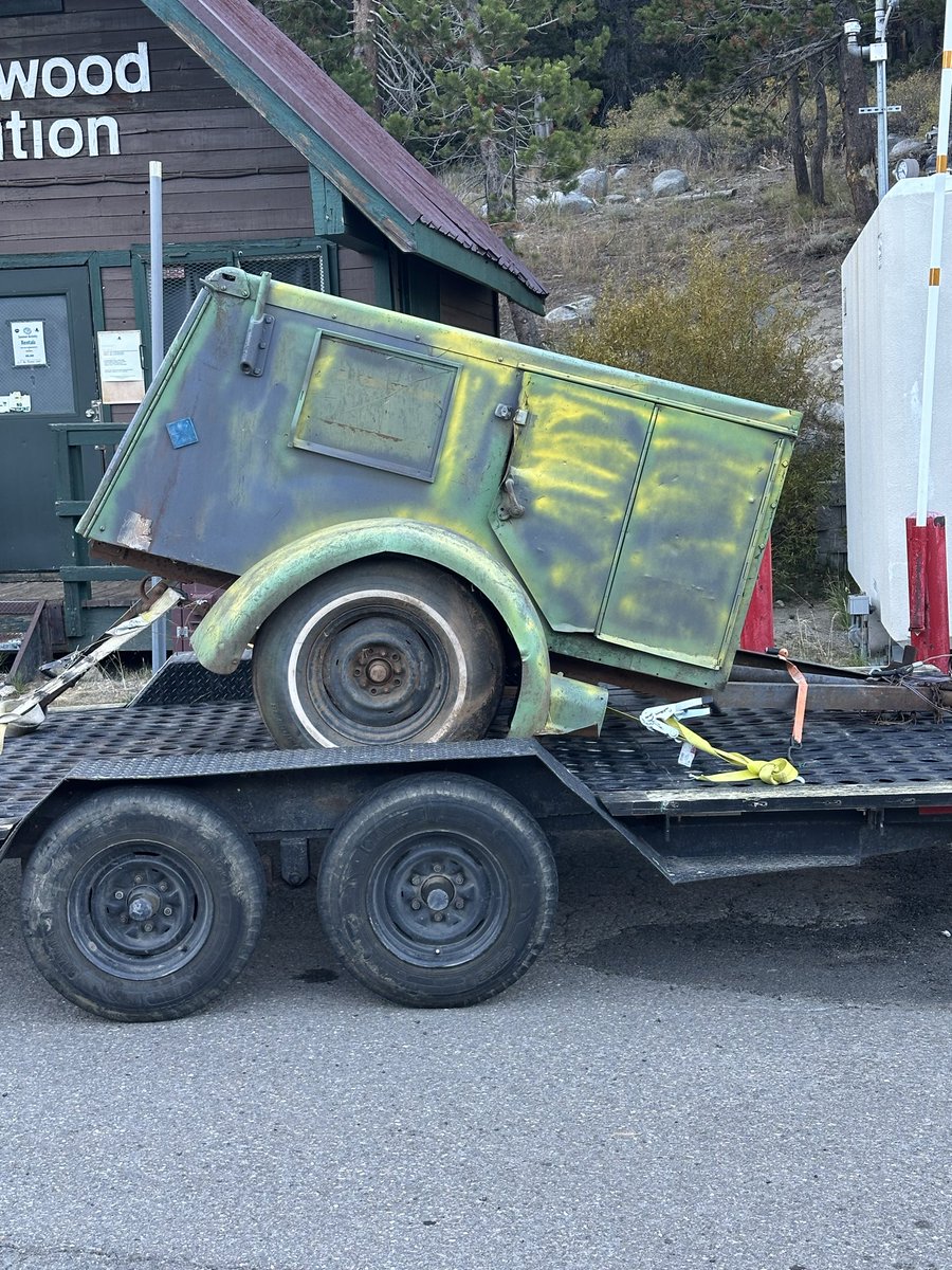 bigRob39's tweet photo. Picked up a box for my 1940s Dodge wc military truck https://t.co/At31LXgiHn