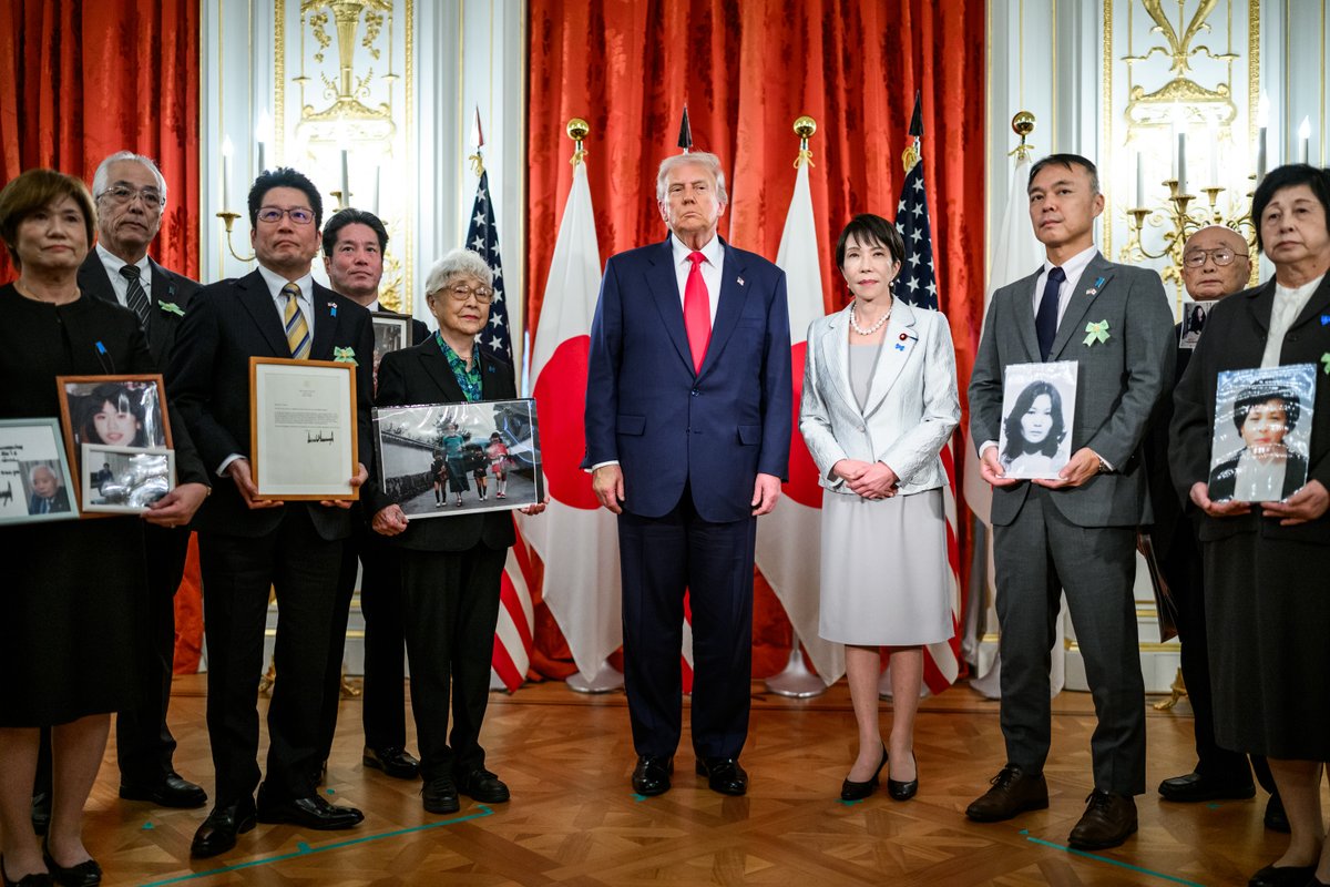 President Donald J. Trump and Prime Minister <a href="/takaichi_sanae/">高市早苗</a> meet with Japanese families whose loved ones were abducted by North Korea decades ago but remain missing. ❤️

"I'm with them all the way, and the U.S. is with them all the way."