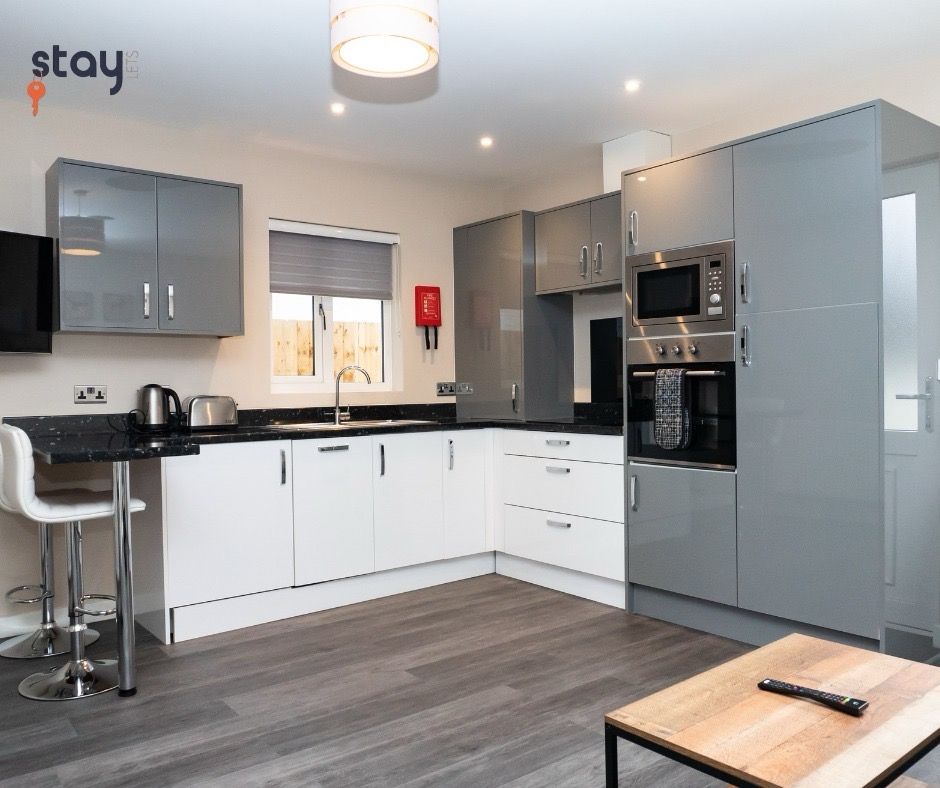 staylets1's tweet photo. #Businesstrip to #Surrey? Stay smarter with #StayLets in #Egham!
🔸Spacious #servicedapartments
🔸Modern kitchens
🔸Free Wi-Fi
🔸Great transport links
Perfect for short or long stays—better value than a hotel.
Book now: https://t.co/CZzBuiZzlj
#BusinessTravel #CorporateLets https://t.co/a89sl5P6pj