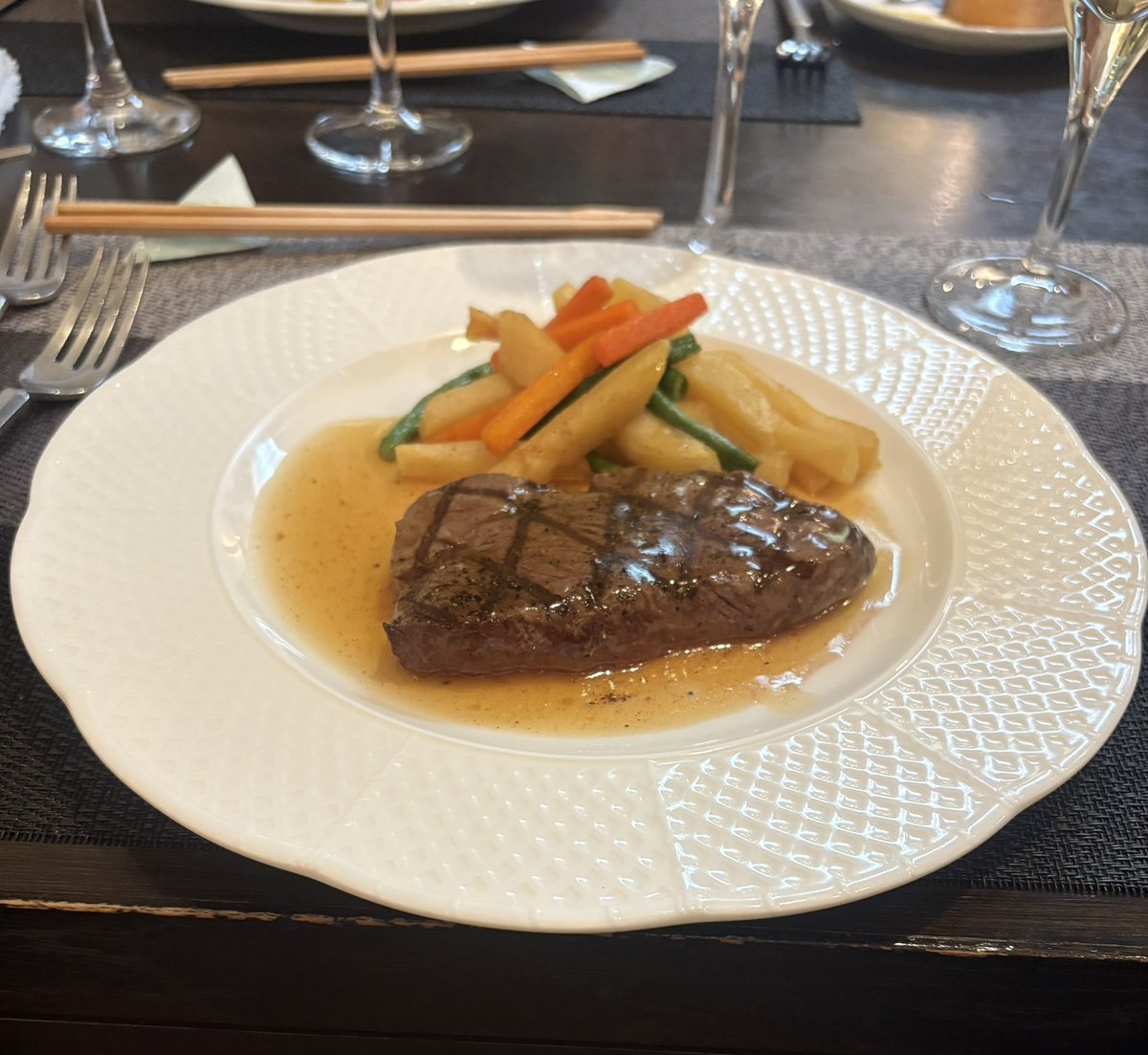 会社の飲み会〜✨
久々にワインばかり飲んでる美味しいぃ