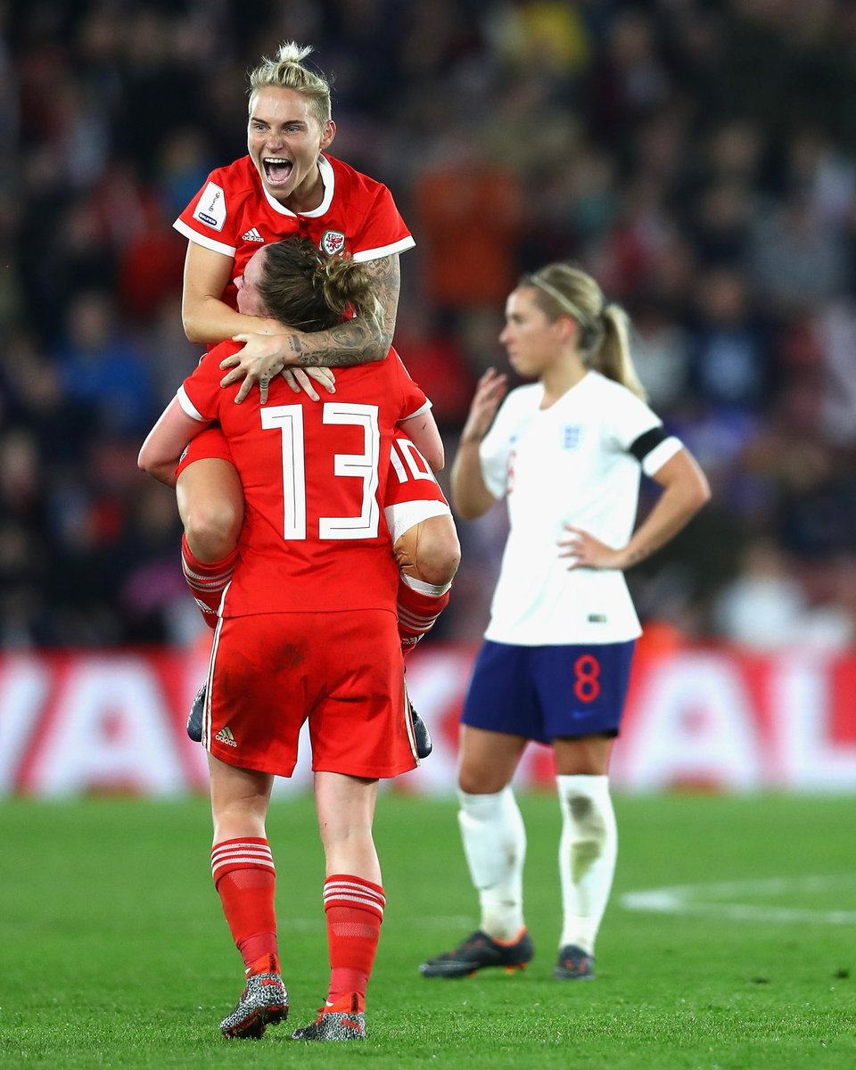 vsrsus's tweet photo. Jess Fishlock. Where do you want your statue? One of Wales’ greatest has performed her last dance on the international stage. 19 years. 166 appearances. 45 goals. Leader to her country’s first-ever WEuros. This is how you leave a legacy. Cymru am byth. https://t.co/GhSV945XWV