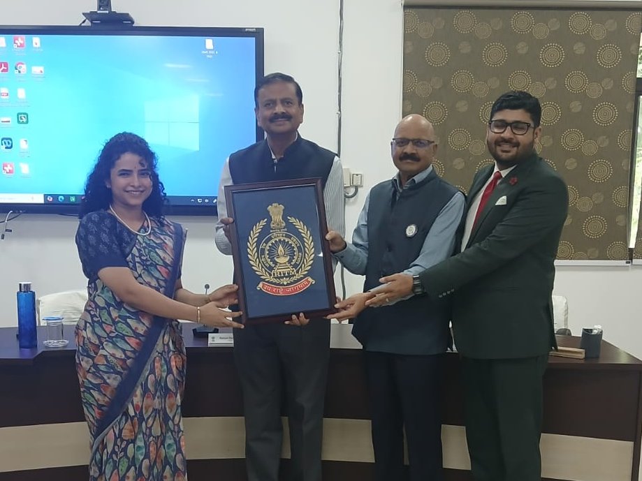 IRITMLKO's tweet photo. New logo of the Indian Railways Institute of Transport Management (IRITM), Lucknow was unveiled today by the Director General, IRITM. The logo reflects the institute’s renewed vision of innovation, learning, and excellence in railway transport management. https://t.co/1FbMacOWUr