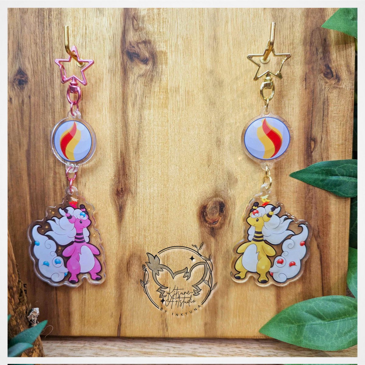 Mega Ampharos!
die Keychains sind daaa! Ampharos und einige Freunde sind endlich angekommen 🥰 🌼 die Anhänger sind beidseitig, aus Acryl gefertigt. Auf meinem Ko-Fi zu finden :>

#Pokemon #megapokemon #legendsZA #keychain #art