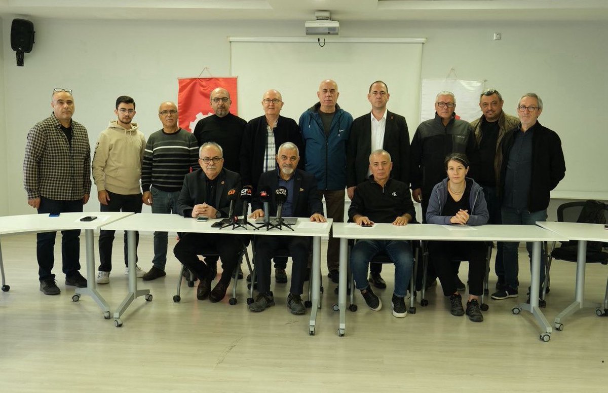 ÇGD Bursa Şubesi’nden açıklama: "TELE1'e kayyım atanması, özgür basını susturma girişimidir!"

Çağdaş Gazeteciler Derneği (ÇGD) Bursa Şube Başkanı Tayfun Çavuşoğlu yaptığı açıklamada, kararın hukuki olmaktan uzak, siyasi bir susturma hamlesi olduğunu vurguladı.

#TELE1