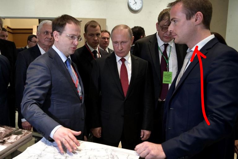 FilonenkoOles's tweet photo. Гражданин России и бывший солдат Французского легиона Пьер Малиновский является подозреваемым в совершении ограбления драгоценностей в Лувре в Париже.
Он работает с дочерью пресс-секретаря Путина Елизаветой Песковой в кремлевском проекте Российско-французский исторический фонд в Москве.