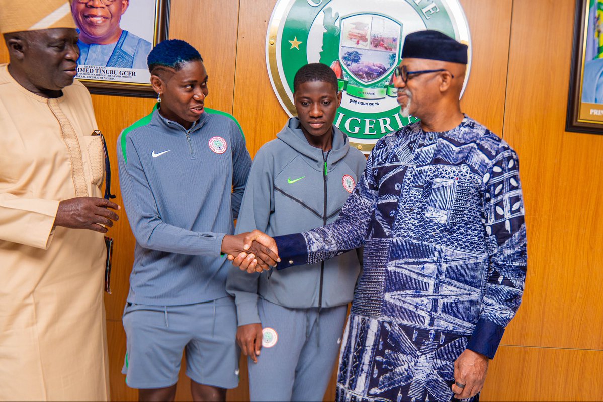 We were delighted to receive the Super Falcons of Nigeria in our office at Oke-Mosan, Abeokuta, ahead of their second-leg Women’s African Cup of Nations (WAFCON) 2026 qualifier against the Amazons of Benin Republic. In recognition of their inspiring performances and to further