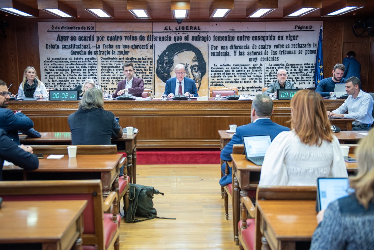 Senadoesp's tweet image. 👉Finaliza la comparecencia del Presidente del Consejo de Administración de la Corporación RTVE en la Comisión de Mixta de #RTVE

➡️ Web: senado.es/web/actividadp…

📄 Noticia: senado.es/web/actividadp…