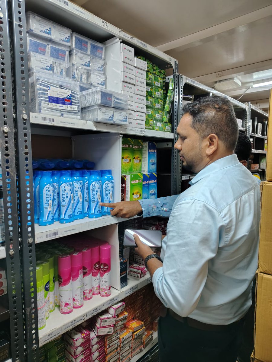 Genericartmed's tweet image. Wonderful moments at Genericart HO! 💚
Our Raigad Franchise Owners &amp;amp; Mrs. Nilam Kadam visited to explore our latest innovations.
Grateful to Director Mr. Salim Sayyad Sir for his motivating leadership &amp;amp; vision. 🌟

#Genericart #Innovation