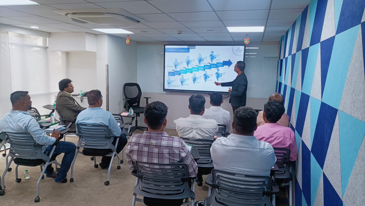 Genericartmed's tweet image. Wonderful moments at Genericart HO! 💚
Our Raigad Franchise Owners &amp;amp; Mrs. Nilam Kadam visited to explore our latest innovations.
Grateful to Director Mr. Salim Sayyad Sir for his motivating leadership &amp;amp; vision. 🌟

#Genericart #Innovation