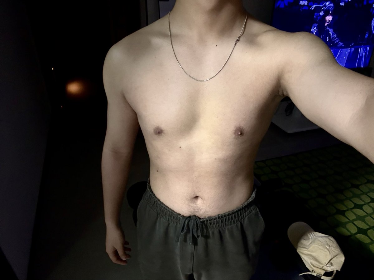 _buzzbu22's tweet image. 每天鞭策自己见证减肥增肌，争取春节前出腹肌💪