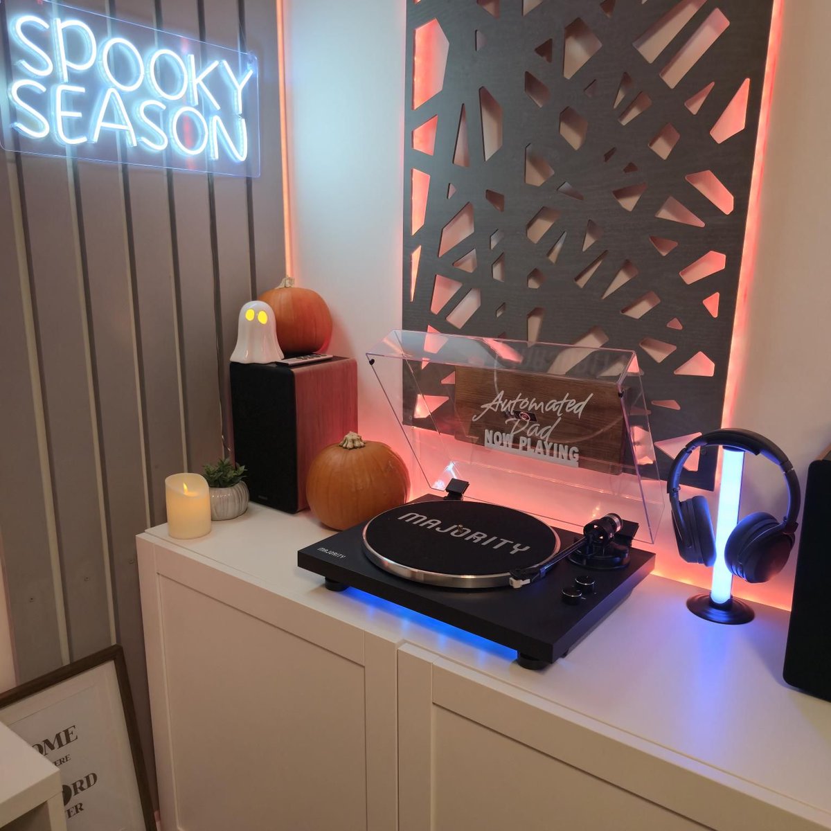 Majority tweet media