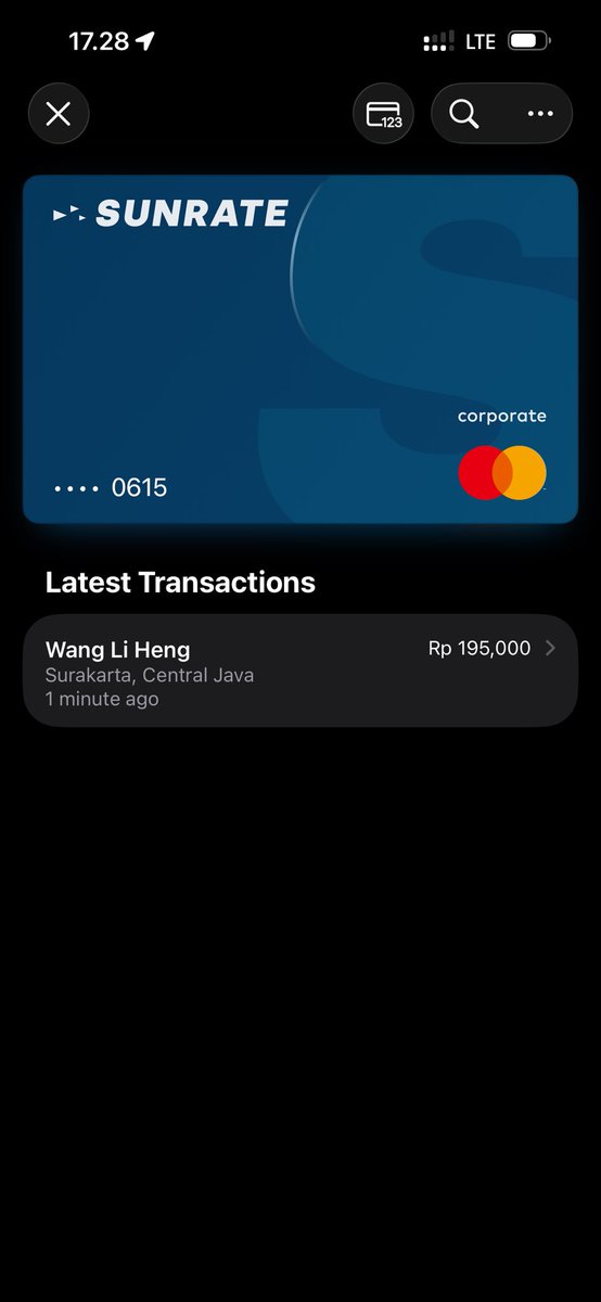 mupteaa's tweet photo. setelah sekian lama akhirnya bsa nyobain apple pay di indo, meski kadang agak berantem dlu sm mba" kasir yg blm ngerti cara makenya di mesin edc https://t.co/uAOtDzZ4YN
