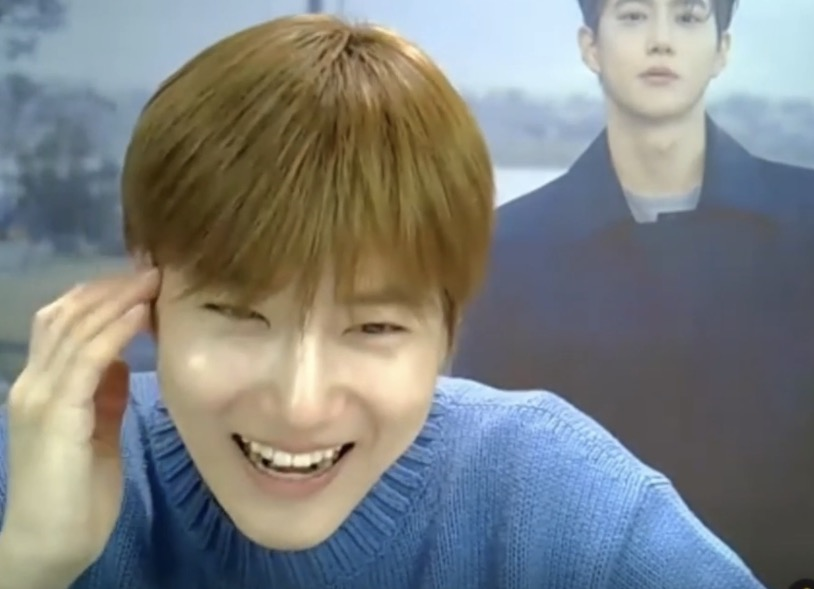 RldRkd0408's tweet photo. 251028 NY뮤직 영통팬싸 #수호 #준면 #SUHO
그리고 이번년도 초에 수옴므에서 폴라로이드 줬던거 기억하냐고, 저 그거 받으려고 당근 코스프레 했는데 둘쨋날엔 좌석 밑에 있었더라구요! 그래서 전 걍 코스프레 하고 본 사��� 됐어요~ 하니까 웃어주심 다음 콘에서도 보고싶으신가요? 가능하다. https://t.co/O1I0hngEji