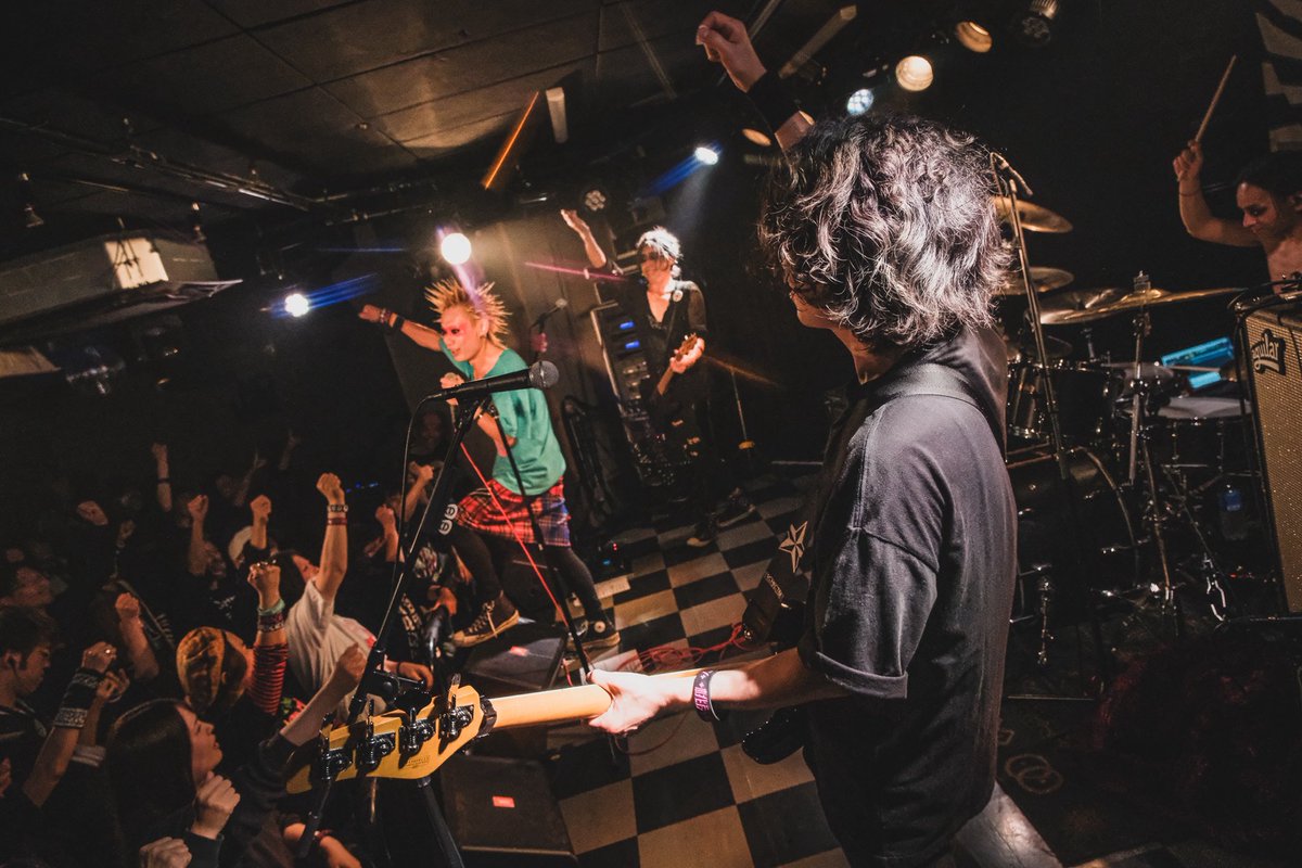 10/25 +桃尻東京テレビジョン+

下北沢Flowers Loft
BUDDY TANDEN presents
『SANKYUU』

BUDDY TANDENとの2マンでした‼︎
ありがとう‼︎またいつか✌️

photo by <a href="/yskx1984/">ysk.1984.photo</a> THANX‼︎

instagram.com/p/DQWhBDokYaj/…