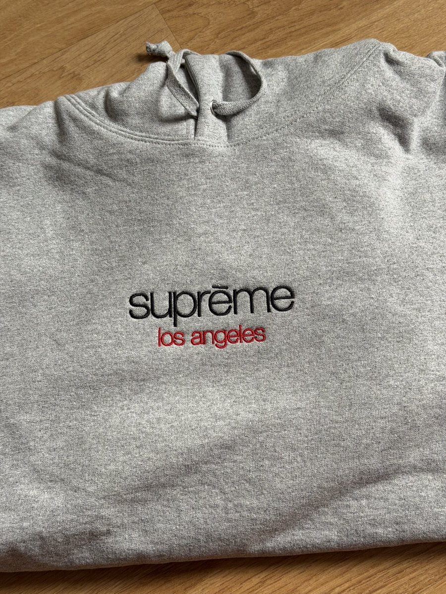 Supreme Drops tweet media