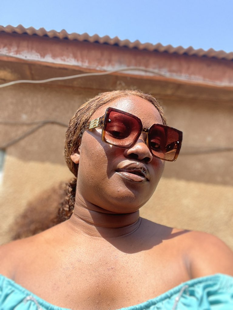 vbw_riakosher's tweet image. Silver and gold I have none. But what I have—face card—I give to thee.