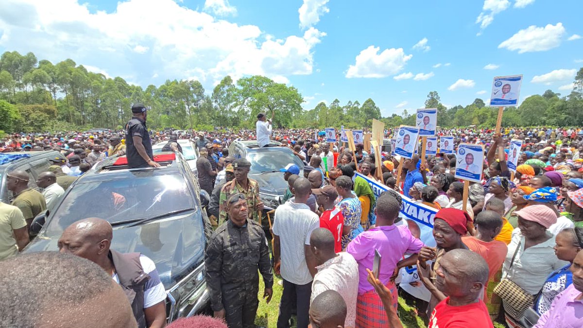 Natembeya’s speech was both a warning and a call to action. He said Malava has the opportunity to lead by example by electing leaders who are independent-minded and people-focused. #NatembeyaInMalava
Tembea Na Panyako