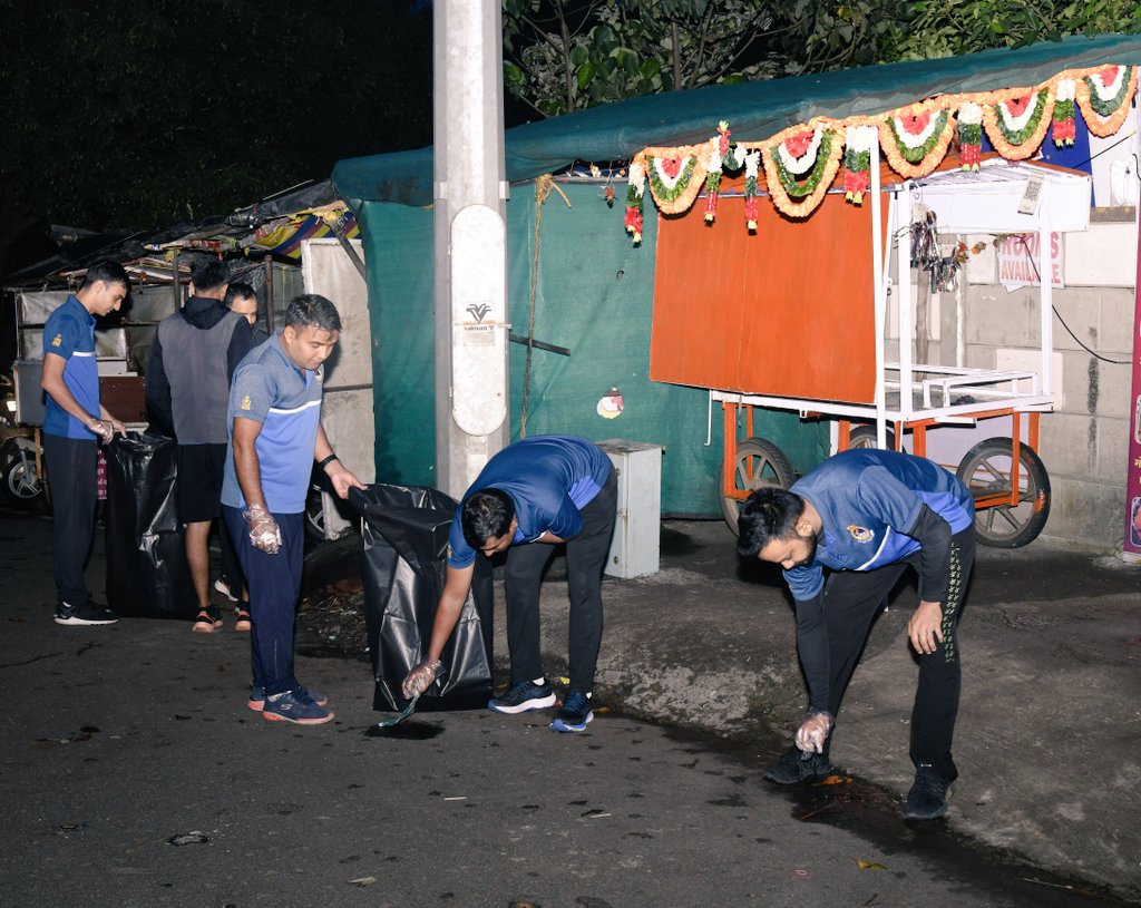 IN_INSShivaji's tweet photo. 🧹"स्वच्छता कर्तव्य, समृद्धि का मार्ग।"🌱
A #CleanlinessDrive was conducted at Tata Dam, #Lonavala as a part of #SwachhtaCampaign5.0 towards nurturing #cleansociety, #waterbodies and responsible citizens contributing for a greener tomorrow.
#Swachhotsav
#SHS2025
@indiannavy
@IN_HQSNC
@PRODefPune