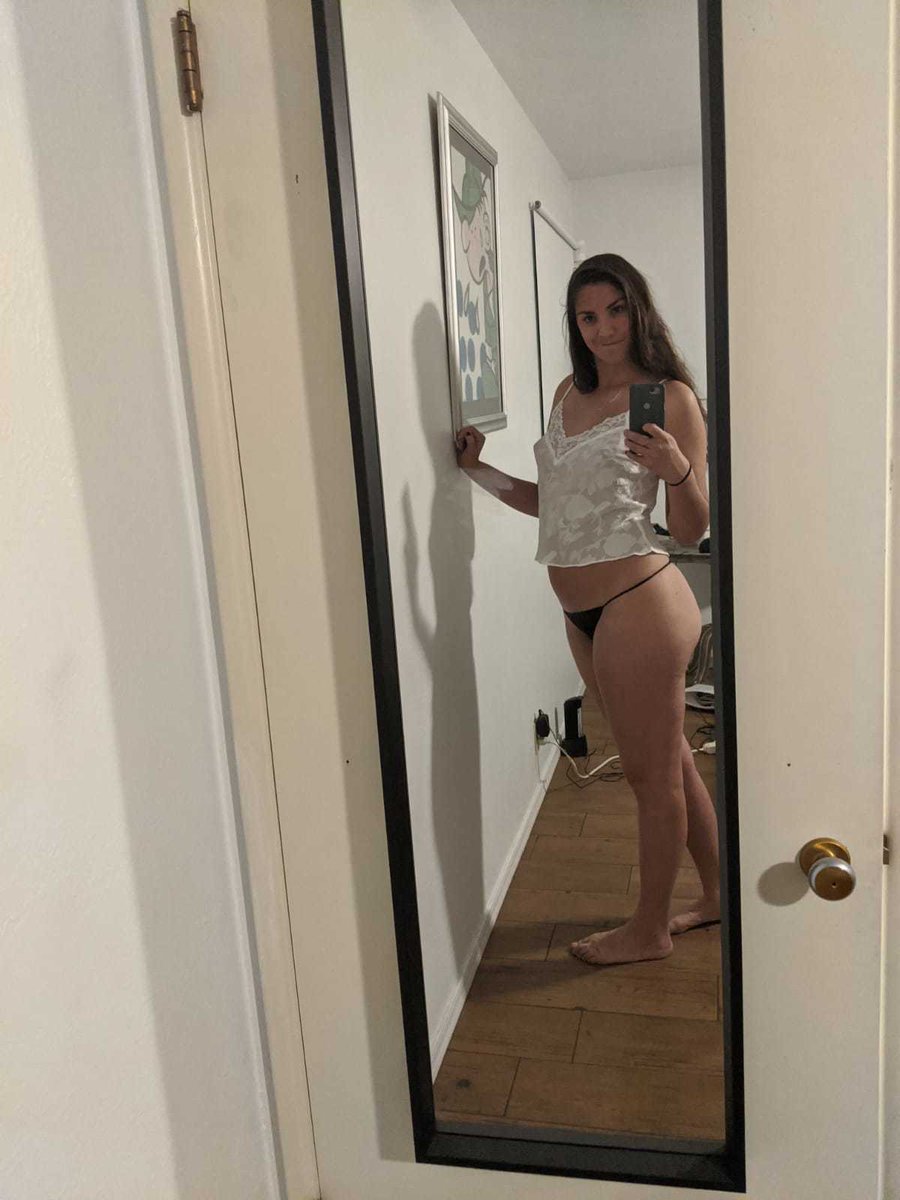 #mardimiroir 
Bon mardi 😘
<a href="/FrancaisesSexy/">Sexy Francaises</a> <a href="/Body_Art_be_fr/">Sex and Body Art 😏</a> <a href="/OrgasmicGroup/">Virtual Orgasmic Group 22k 🔞</a>
