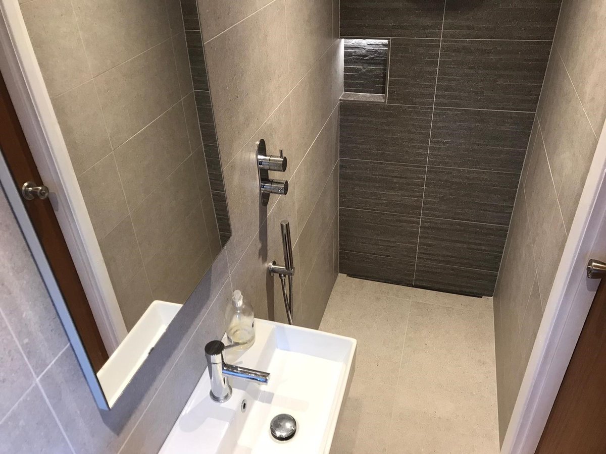 wetroomexperts's tweet image. The infinity wetroom is a great solution whether you&apos;re working with a large space or a small one! 

This compact wetroom (installed my Mike Wigglesworth of Hampshire Bathroom Design) shows off how our Infinity Shower Tray Formers can make the most out of your space ✨