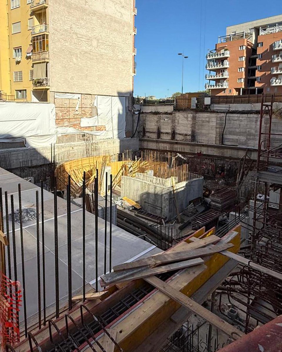 bioedilprogetti's tweet image. Proseguono i lavori in Via Usodimare, a pochi passi dalla stazione #ostiense. Il nuovo edificio ospiterà residenze, spazi commerciali e un’autorimessa. Un passo significativo di un progetto che coniuga #design contemporaneo, #funzionalità e #comfort abitativo.